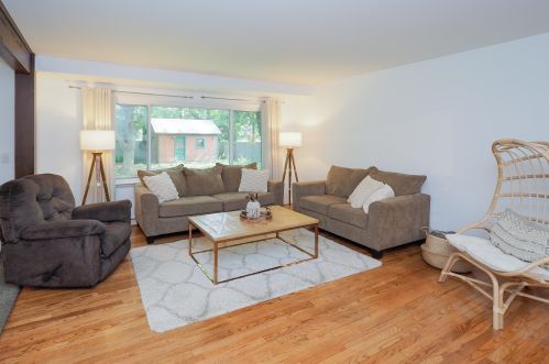 2122 Kalarama Ave, Kalamazoo, MI 49024-3225