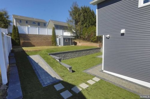 83 Columbia St, Wood-Ridge NJ  07075-2403 exterior