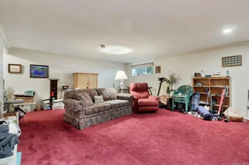 30 Sycamore Dr, Middletown NY 10940-5406 exterior