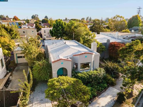 1368 Hopkins St, Berkeley CA 94707-2634 exterior