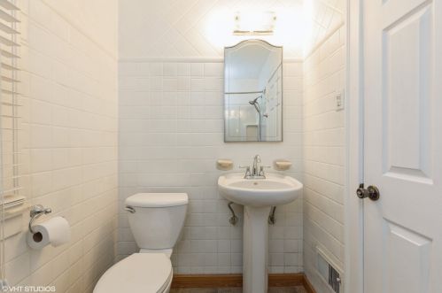 14210 Clark St, Chicago IL 60640-2101 exterior