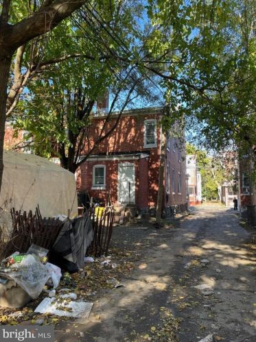 507 Farragut Ave, Trenton, NJ 08629-1710