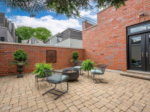 3720 Greenview Ave, Chicago IL 60613-3610 exterior