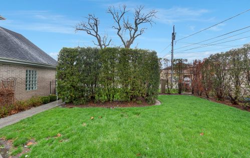 8236 Ainslie St, Chicago IL 60706-3067 exterior