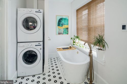 4731 Hazel Ave, Philadelphia PA  19143-2022 exterior