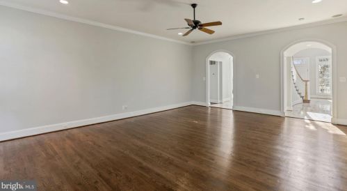 5802 Bent Twig Rd, Mc Lean VA 22101-1806 exterior