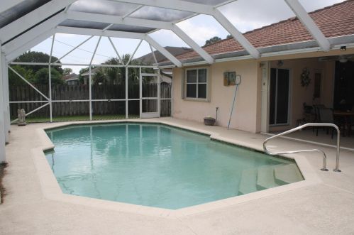 2301 Lejune St, Fort Pierce, FL 34953-2678