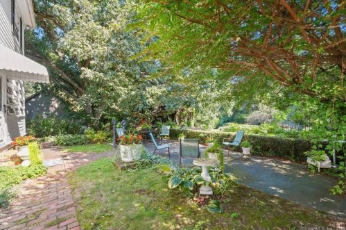 206 Norwalk Rd, Norwalk CT 06850-4316 exterior