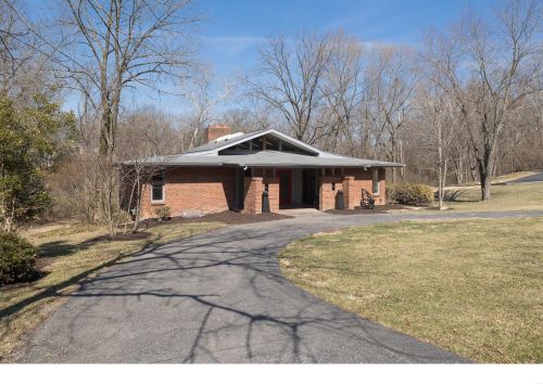 9909 Holliston Ct, Saint Louis MO 63124-1019 exterior