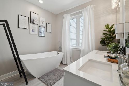 1424 Front St, Philadelphia PA  19147-3902 exterior