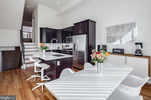 2412 Manton St, Philadelphia PA  19146-2434 exterior