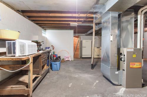 2256 Blodgett St, Meskegon MI  49441-1516 exterior