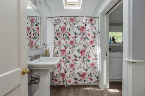 28 Westbourne Rd, Concord NH 03301-2916 exterior