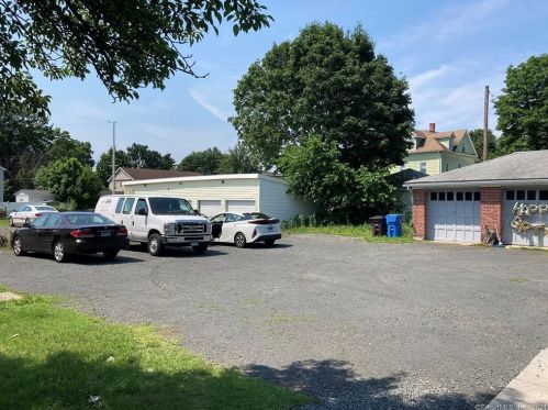 268 Washington St, New Britain CT 06051-1023 exterior