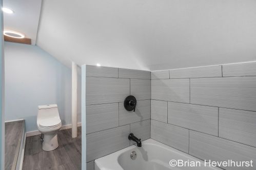 1424 Widdicomb Ave, Grand Rapids MI 49504-3046 exterior