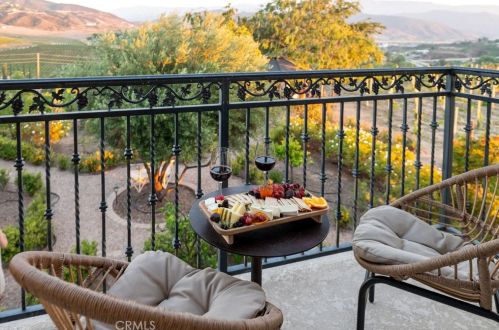 38330 De Portola Rd, Temecula CA 92592-8833 exterior