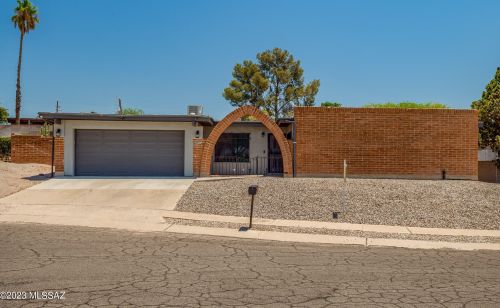 2921 Eastview Ave, Tucson AZ  85730-2134 exterior