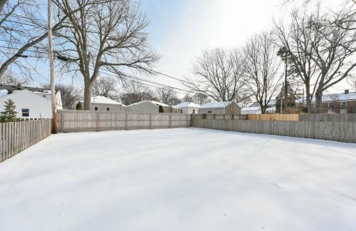 4634 Idlewild Ave, Milwaukee WI 53211-1039 exterior