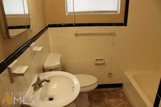 2079 Woodberry Ave, Atlanta GA  30344-1127 exterior