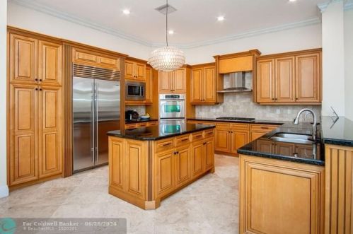 17894 Monte Vis Dr, Boca Raton FL 33496-1057 exterior