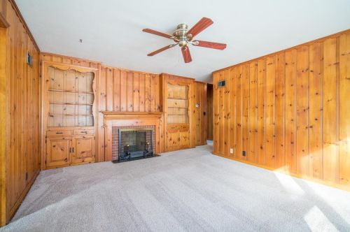 6153 39th St, Milwaukee, WI 53221-4519