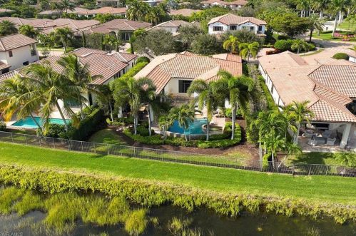 2192 Residence Cir, Naples FL 34105-3084 exterior