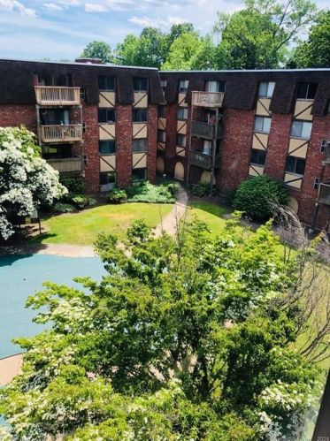 1274 Main St, Meriden CT 06450-4866 exterior