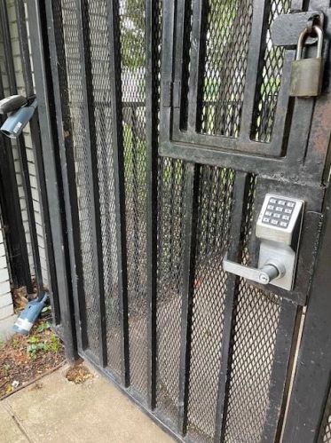 5032 Hall St, Dallas TX 75226-1337 exterior