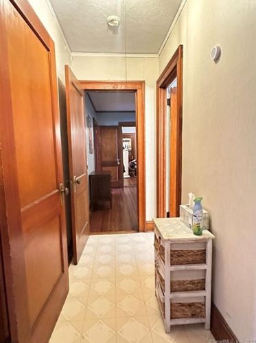 282 Linwood St, New Britain CT 06052-1951 exterior