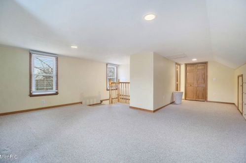 1817 Cork Street Ct, Kalamazoo MI 49001-4651 exterior