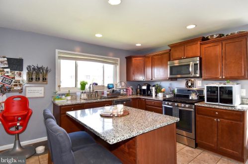 236 Jenkins St, Alexandria VA 22304-4907 exterior