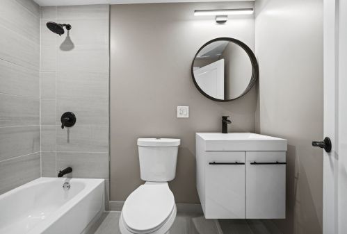 1933 Ohio St, Chicago IL 60624-1047 exterior