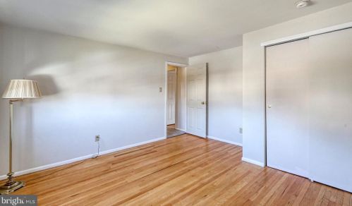 100 Acadia Dr, Riverton NJ 08077-3136 exterior