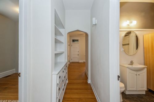 1642 Berwyn Ave, Chicago IL 60640-2007 exterior