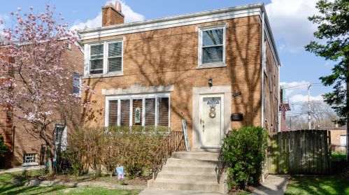 10011 Artesian Ave, Chicago, IL 60655-1053