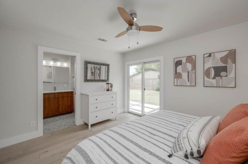 5405 Fairmont Cir, Austin TX 78745-2757 exterior