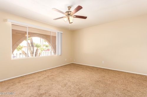 9447 41 Dr, Phoenix AZ 85053-5360 exterior