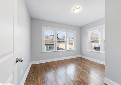 8450 Euclid Ave, Chicago IL 60617-2260 exterior