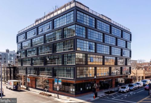 2030 8th St, Washington, DC 20001-3023