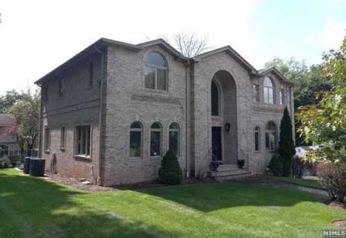 65 Ross Ave, Demarest, NJ 07627-2713