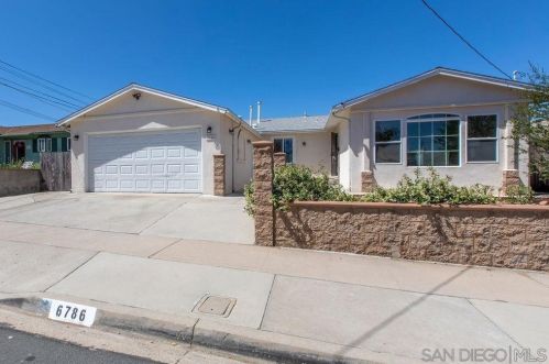 6786 Bardonia St, San Diego, CA 92119-1805