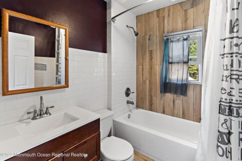 59 Lloyd St, Edison NJ 08817-5231 exterior