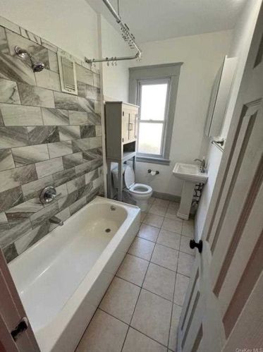 18 Innis Ave, Poughkeepsie NY  12601-3703 exterior