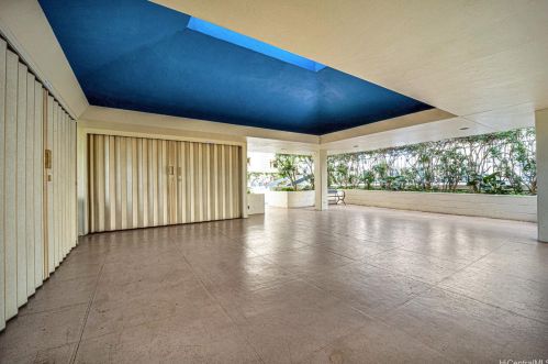 469 Ena Rd, Honolulu HI  96815-1749 exterior