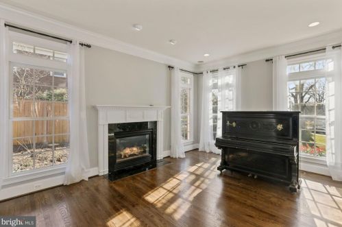 5802 Bent Twig Rd, Mc Lean VA 22101-1806 exterior