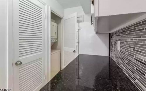 222 St, Union City NJ 07087-5106 exterior