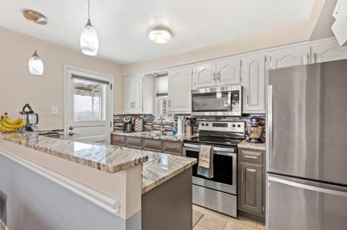 5363 Greenridge Dr, Pittsburgh PA 15236-1723 exterior