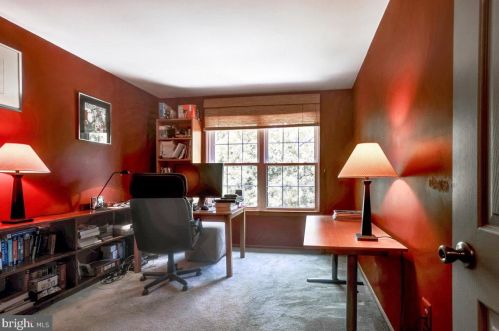 24 Mnr Dr, Princeton NJ 08540-1611 exterior