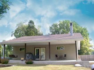 1118 16th St, Pekin, IL 61554-2231