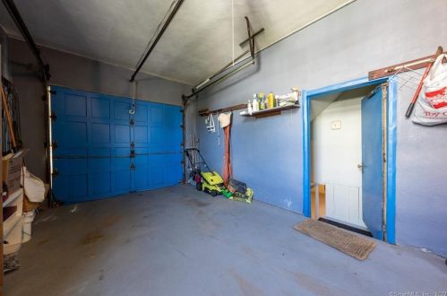 648 Park Rd, Hartford CT 06119-1749 exterior